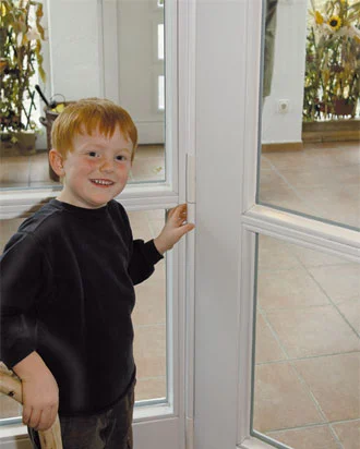 Einklemmschutz an der Bandseite von Türen