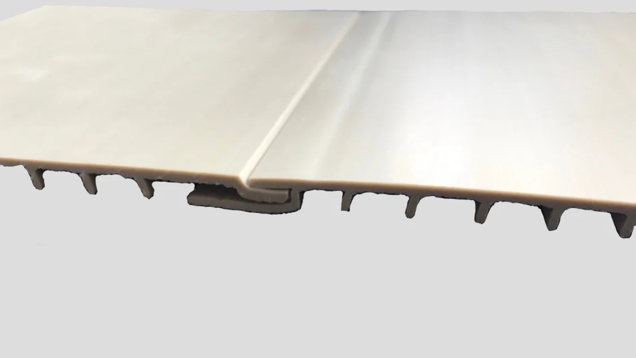 Tera Protect Wandplatte – robuste Wandschutzplatte aus Recycling-PET mit Hohlkammerprofil