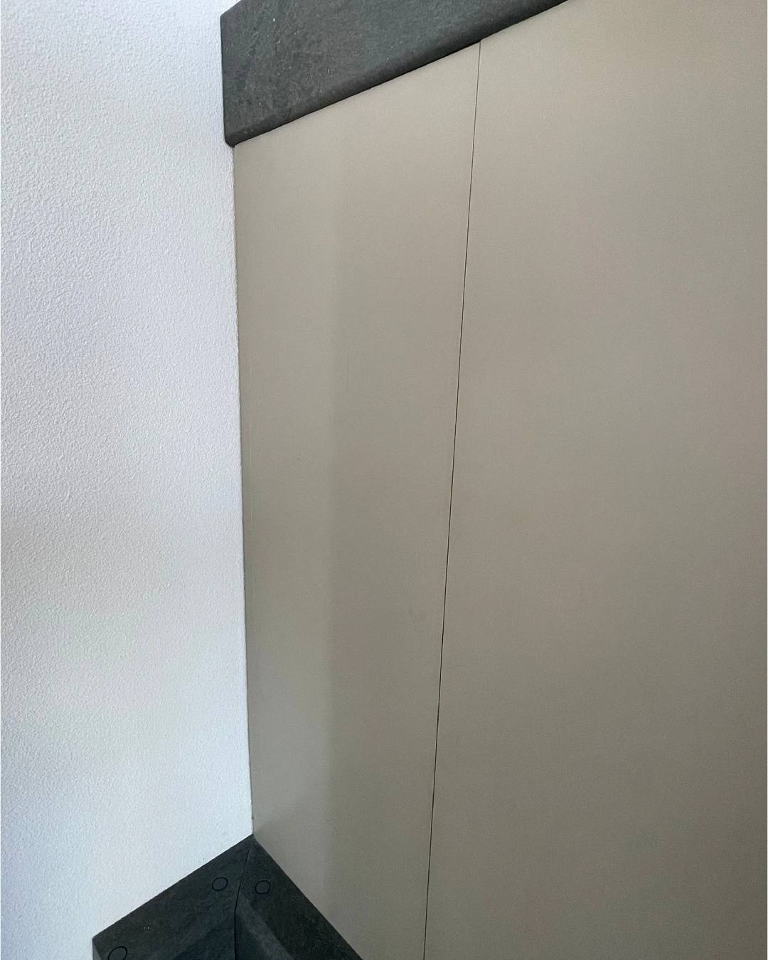 Tera Protect Wandplatte – robuste Wandschutzplatte aus Recycling-PET mit Hohlkammerprofil